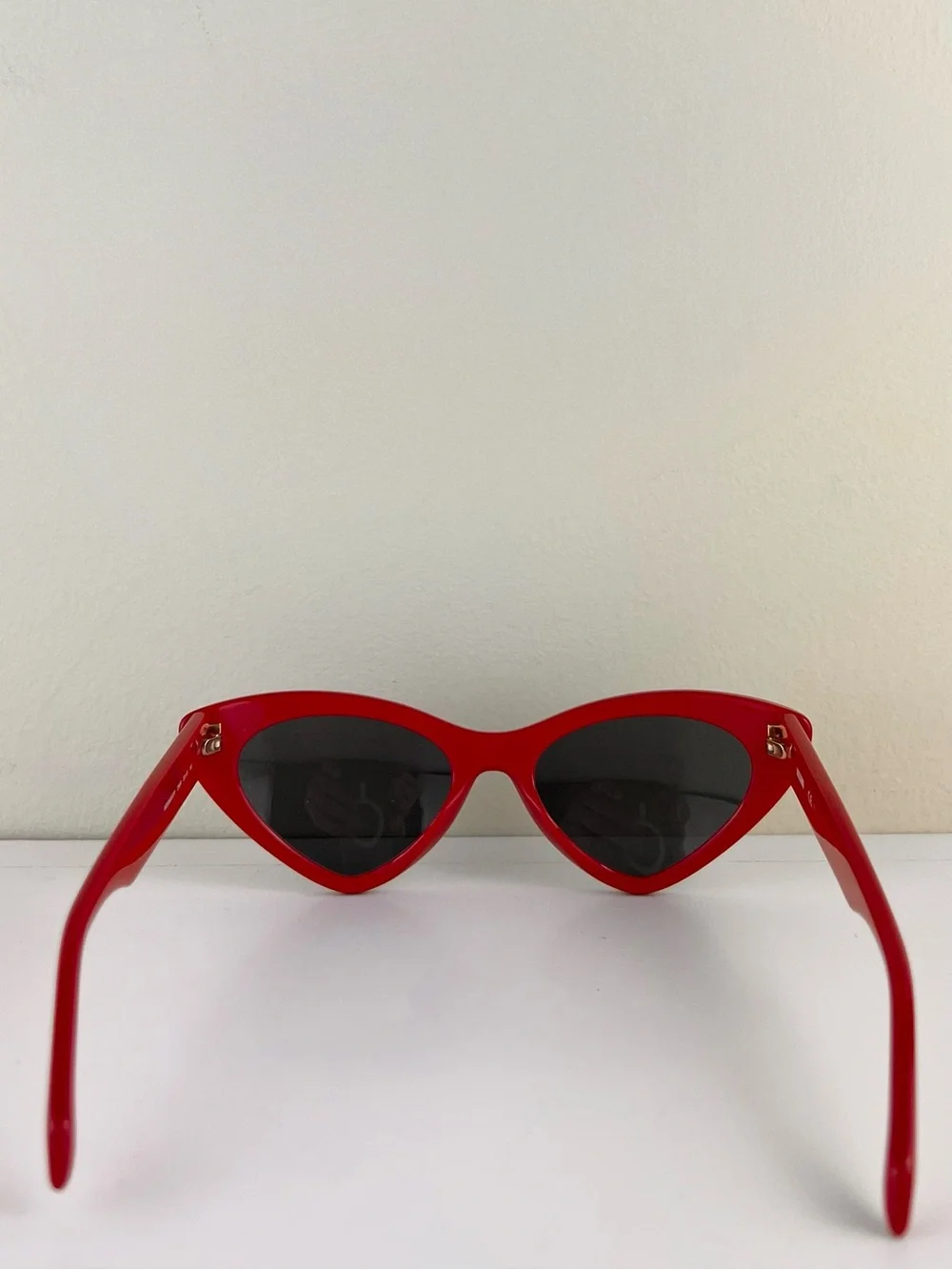 NEW MOSCHINO RED CRYSTAL EMBELLISHED CAT-EYE SUNGLASSES